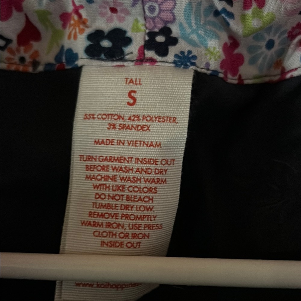 Woman’s dark gray Cargo Scrub Pants with 8 pockets - Picture 2 of 5